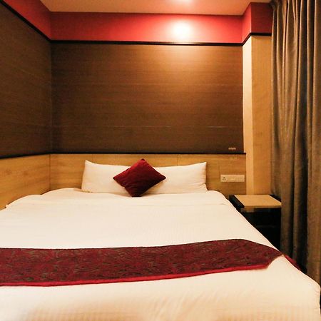 Golden Roof Hotel, Seri Iskandar Esterno foto