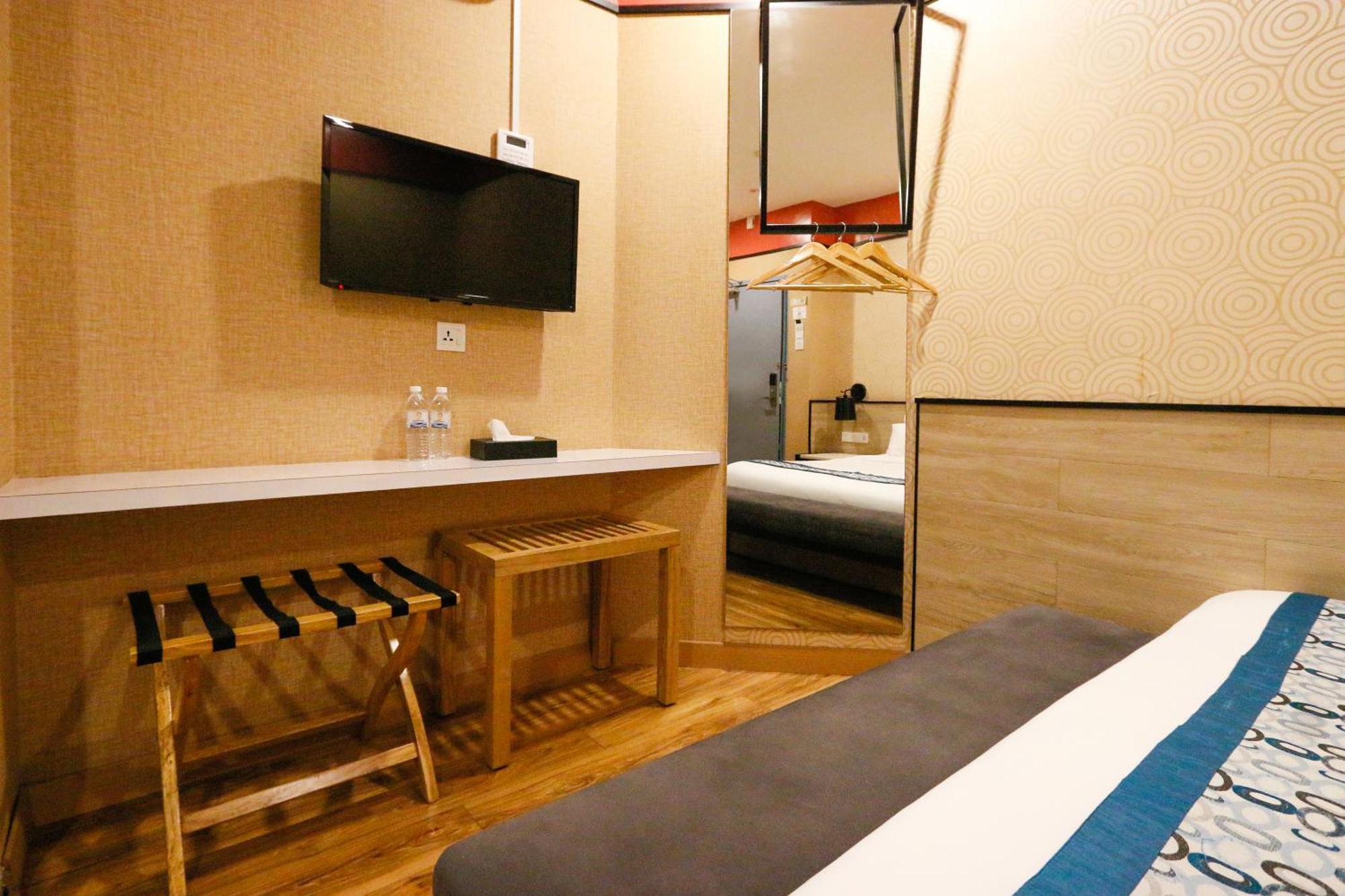 Golden Roof Hotel, Seri Iskandar Esterno foto