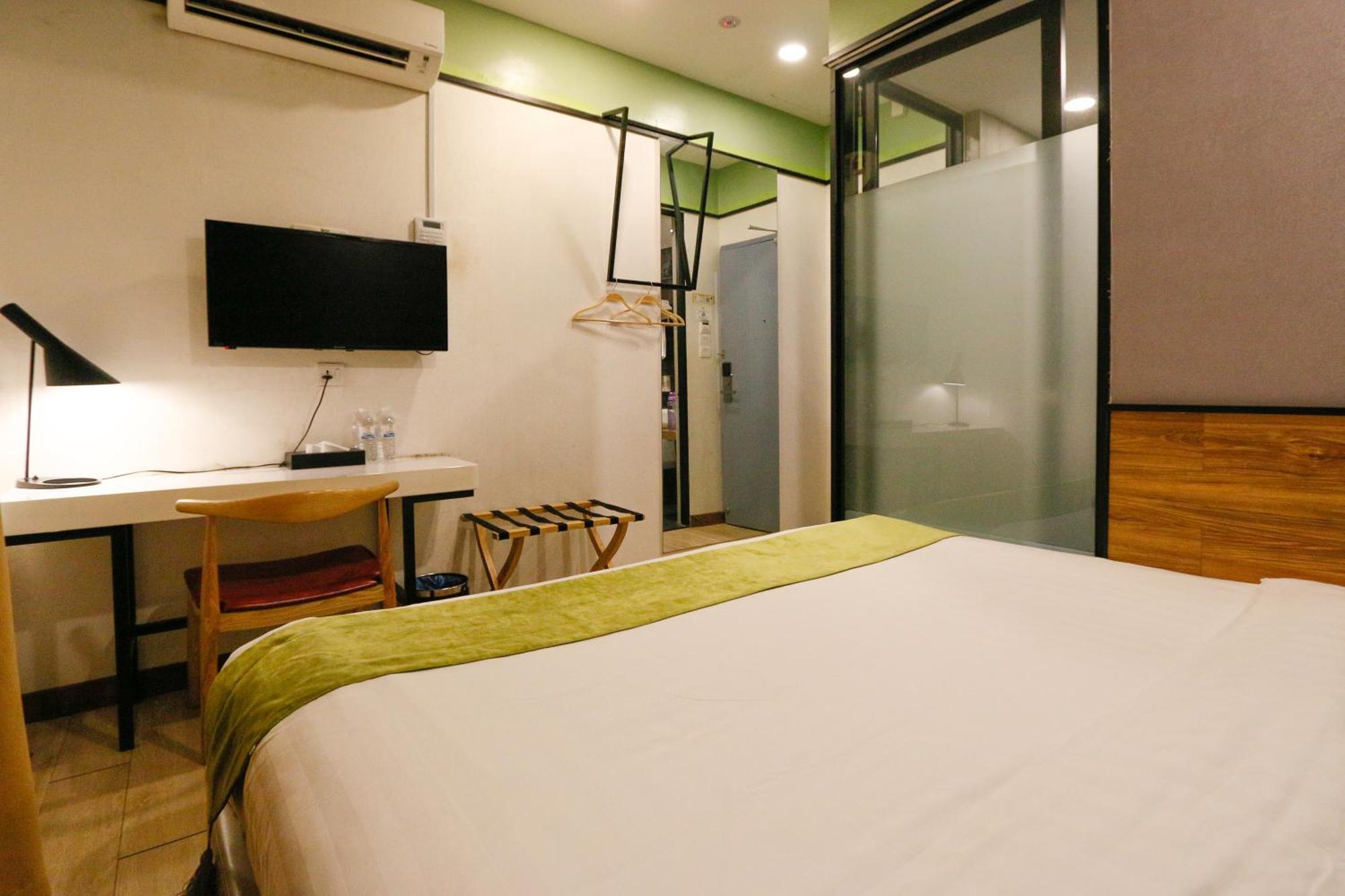 Golden Roof Hotel, Seri Iskandar Esterno foto