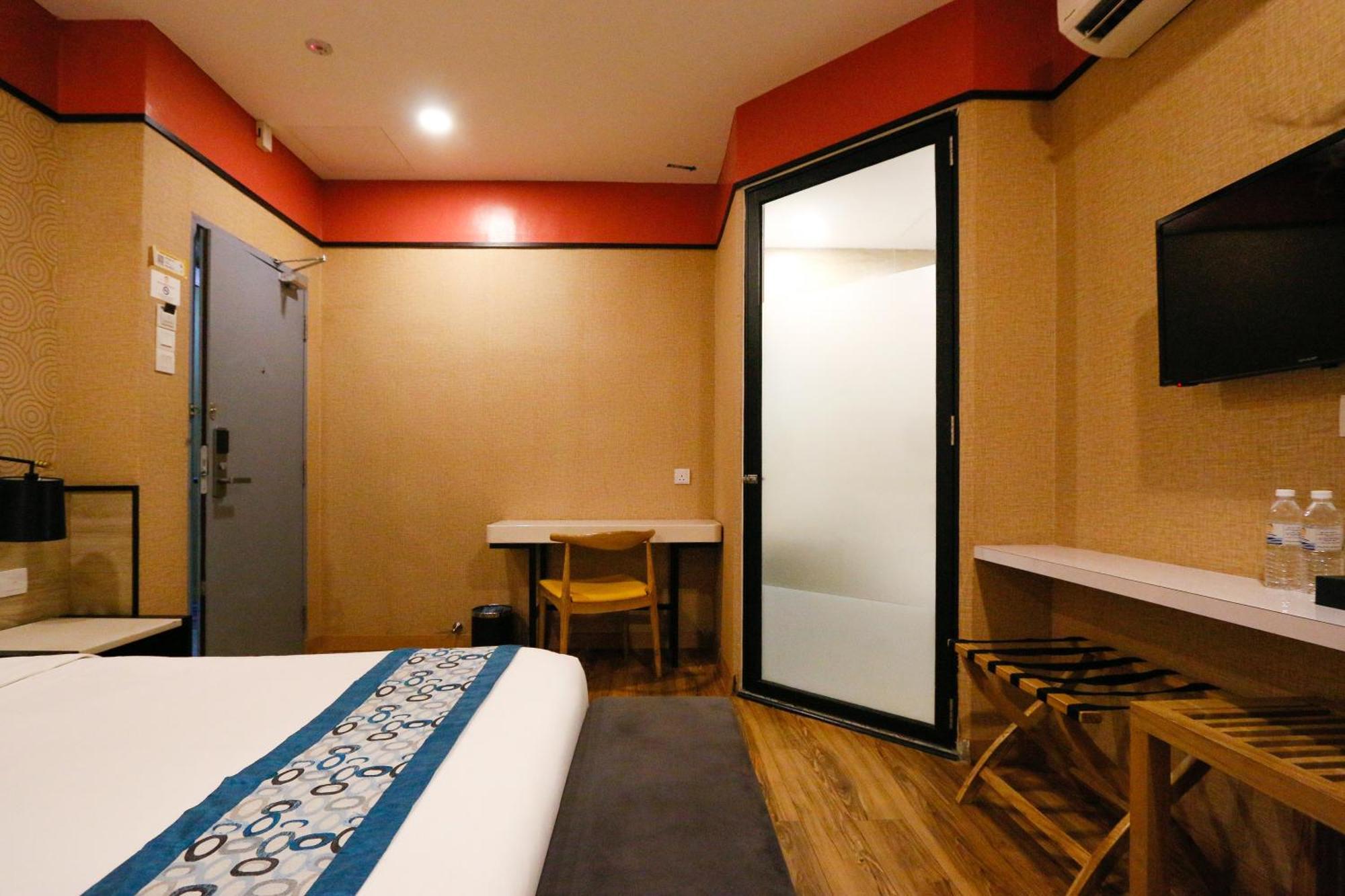 Golden Roof Hotel, Seri Iskandar Esterno foto