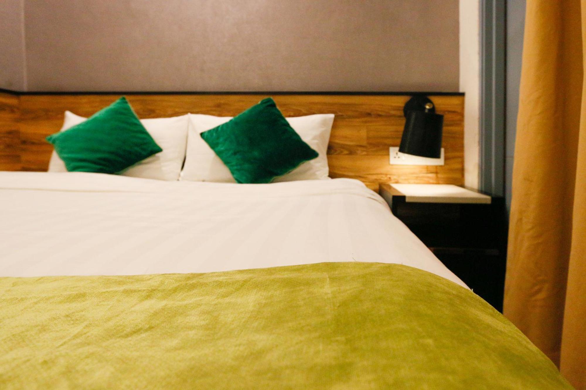 Golden Roof Hotel, Seri Iskandar Esterno foto