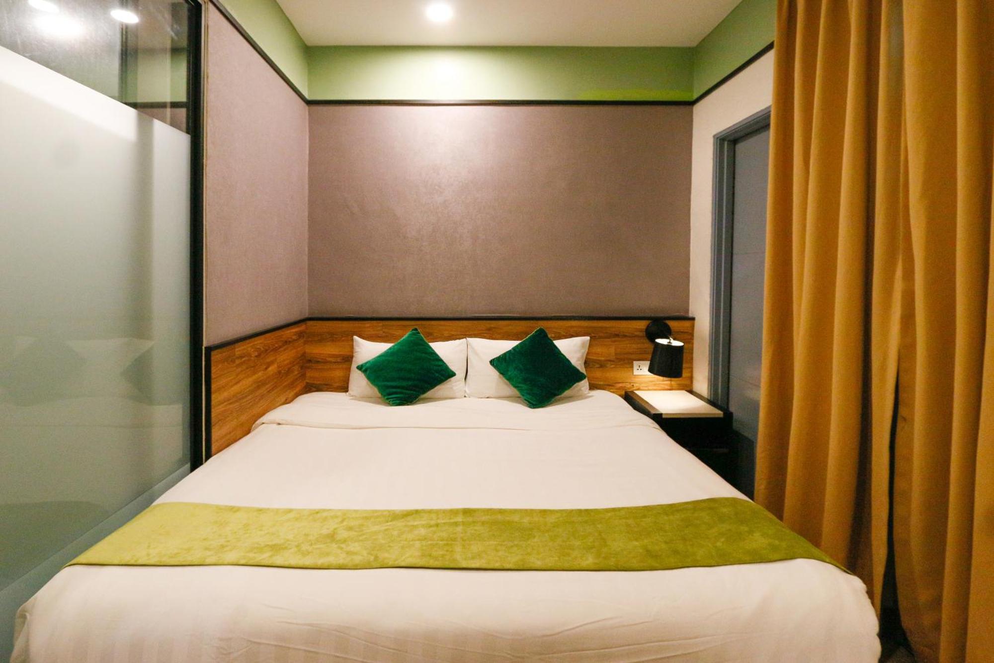 Golden Roof Hotel, Seri Iskandar Esterno foto